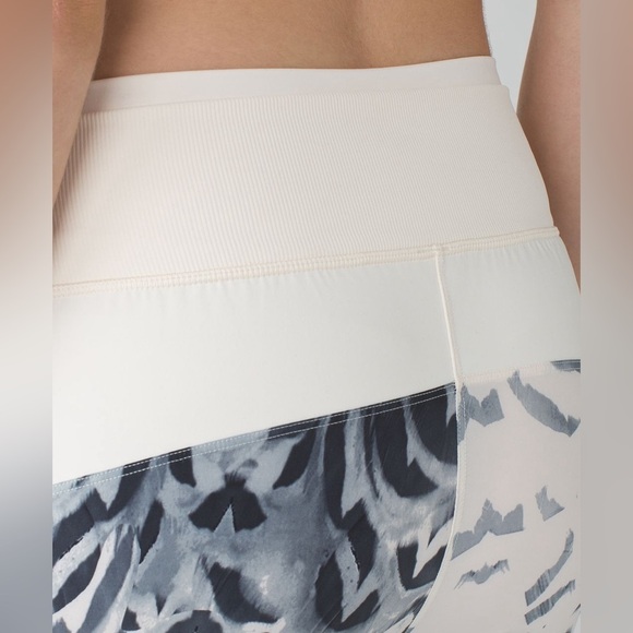 Lululemon Dance To Yoga Pant size 6 - Picture 6 of 10